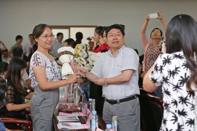 我校隆重召开第31个教师节庆祝大会