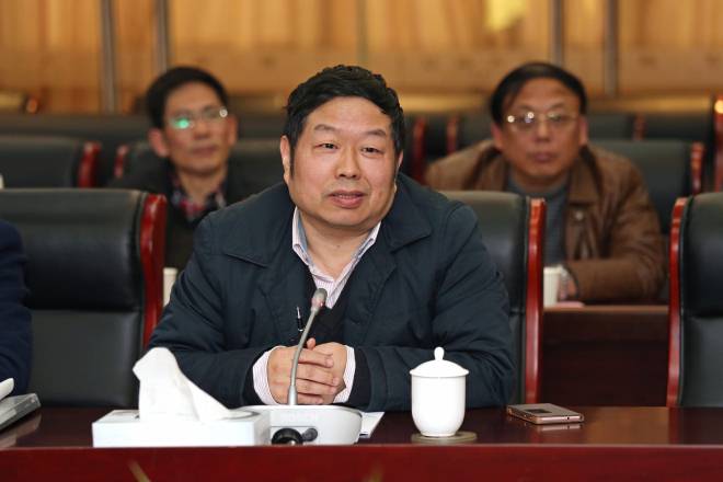 我校党委中心组高标准、严要求专题学习《准则》《条例》
