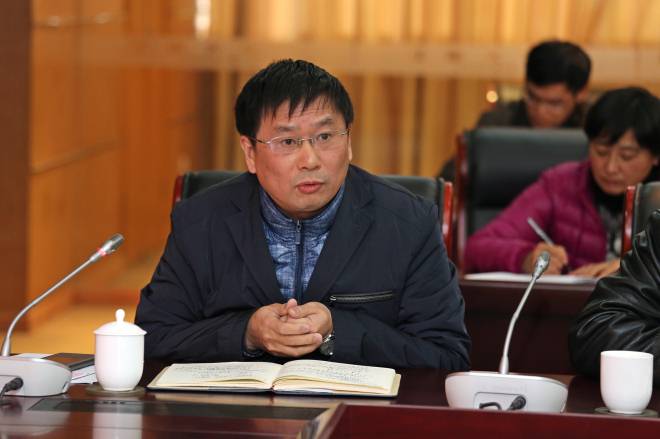 我校党委中心组高标准、严要求专题学习《准则》《条例》
