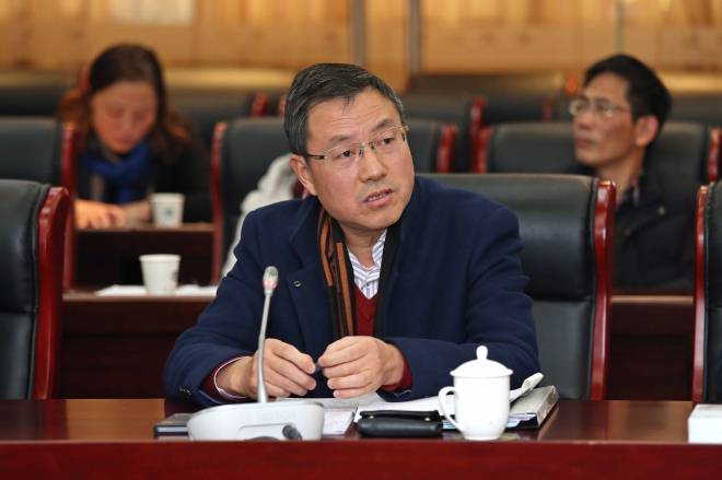 我校党委中心组高标准、严要求专题学习《准则》《条例》