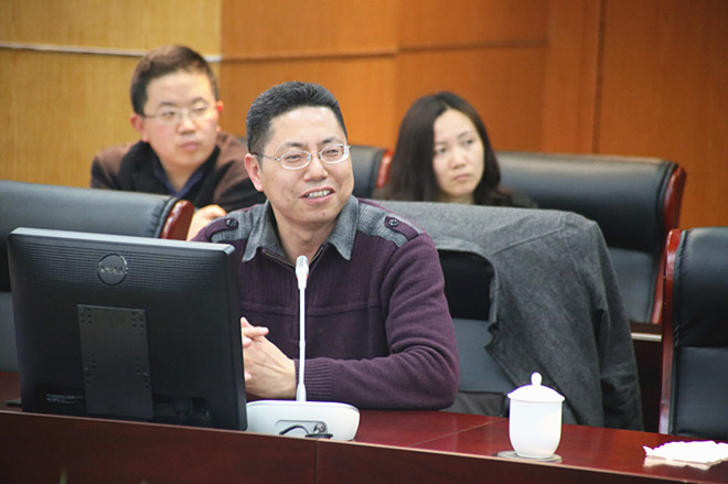 马克思主义学院陈绪新教授发言